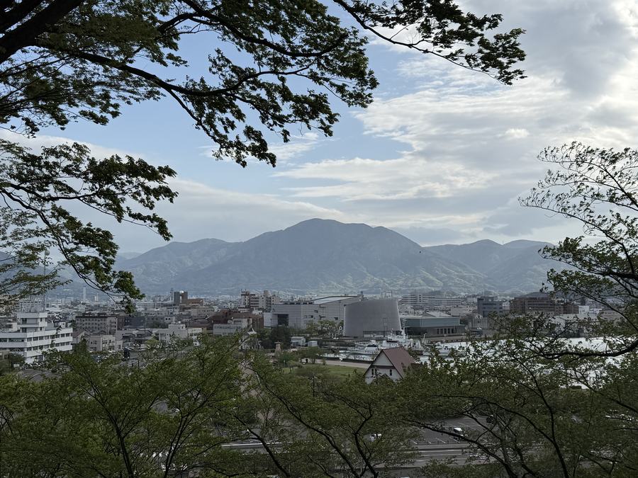 The town and the mountains